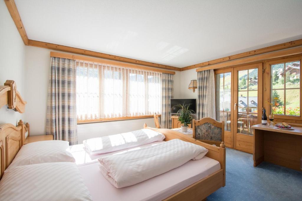Hotel B&B Casa La Val Sedrun Bilik gambar