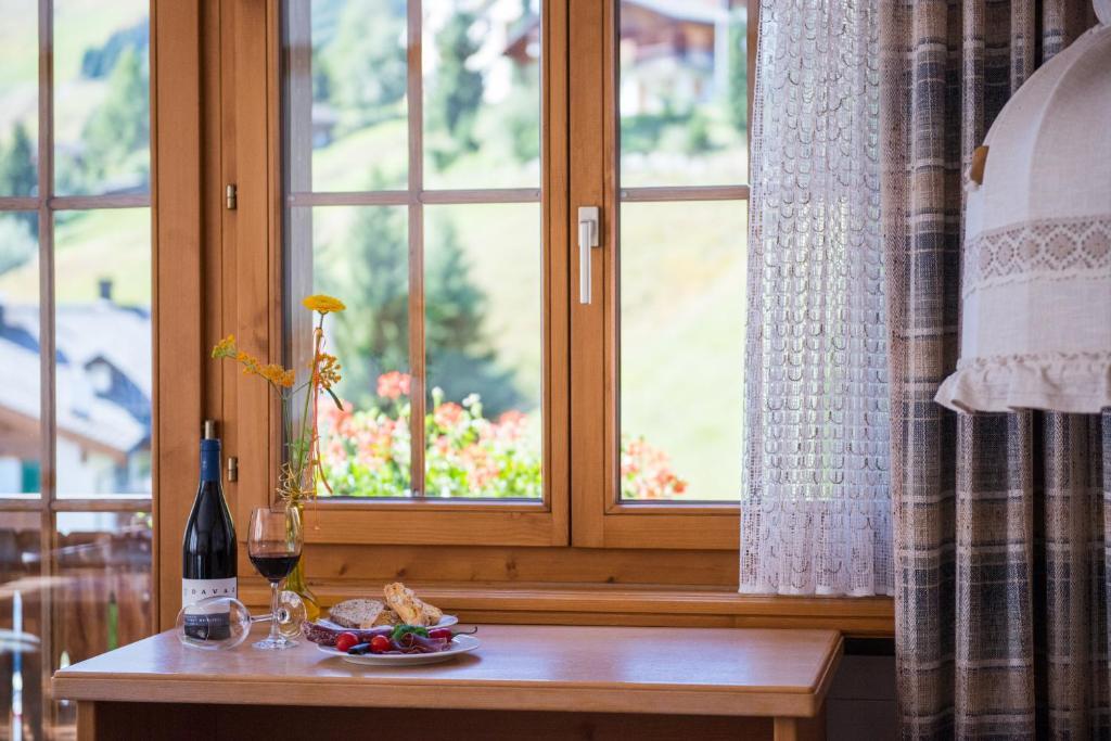 Hotel B&B Casa La Val Sedrun Luaran gambar