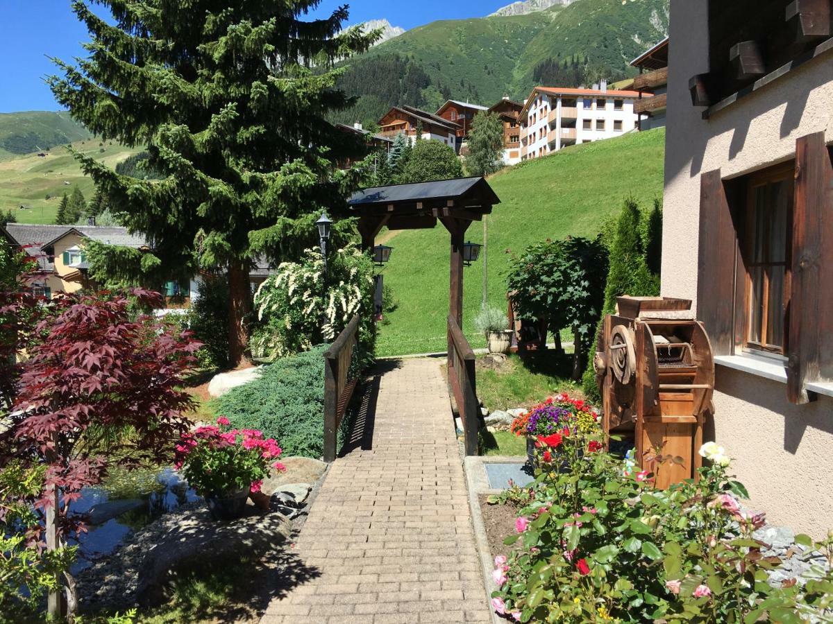 Hotel B&B Casa La Val Sedrun Luaran gambar