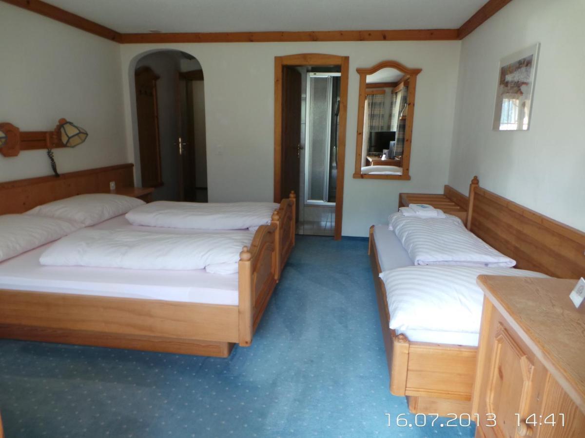 Hotel B&B Casa La Val Sedrun Bilik gambar